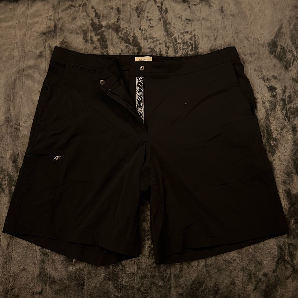 LL bean light weight casual or swim wear shorts